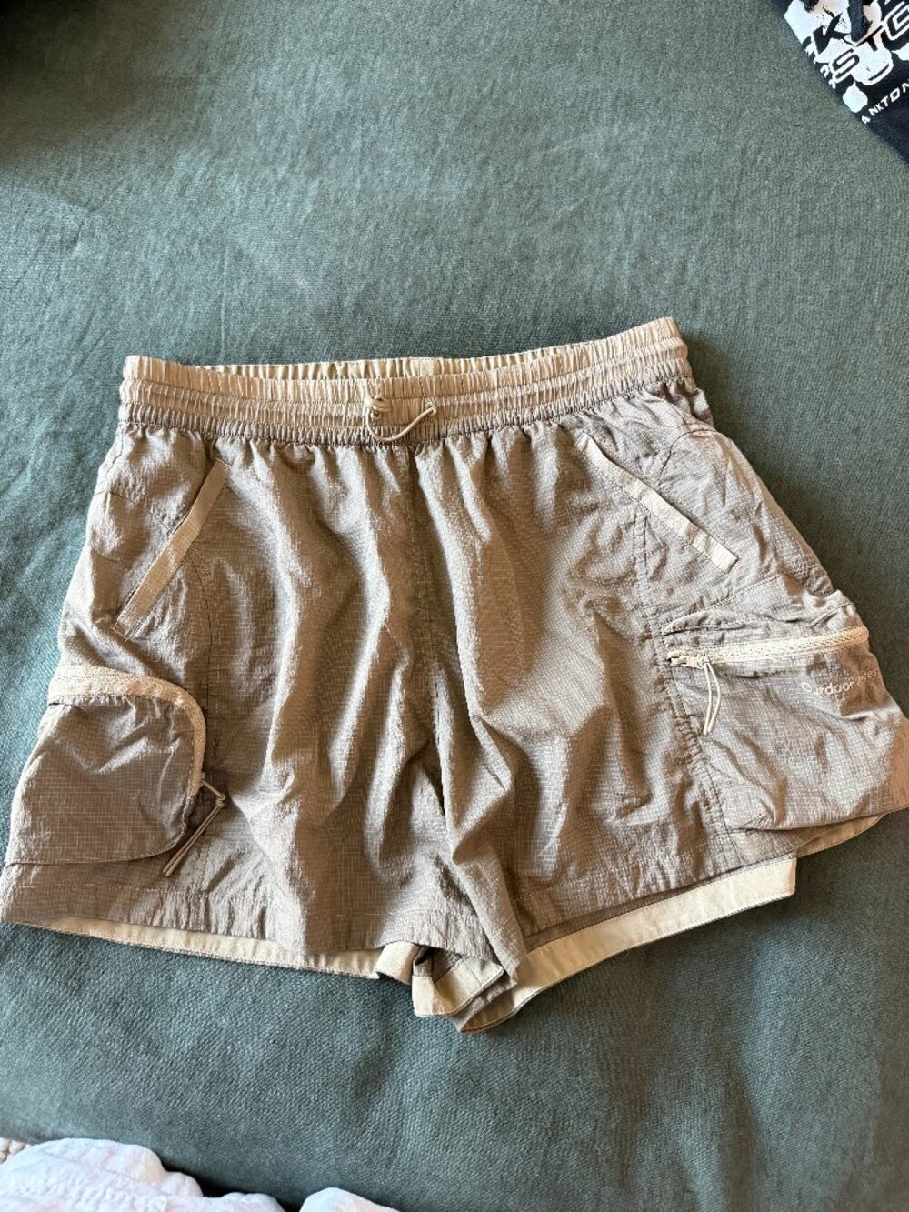 Outdoor Voices Ripstop Cargo Trail Shorts – Tan – Size Medium
